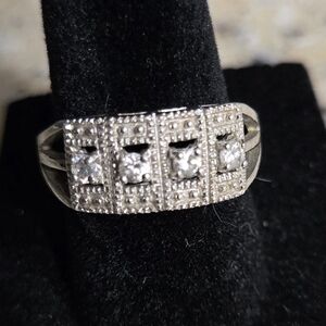 Vintage 925 Sterling Silver Multi-Stone Cluster Design Ring